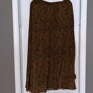 Women’s maxi skirt brown and black cheetah print, never worn